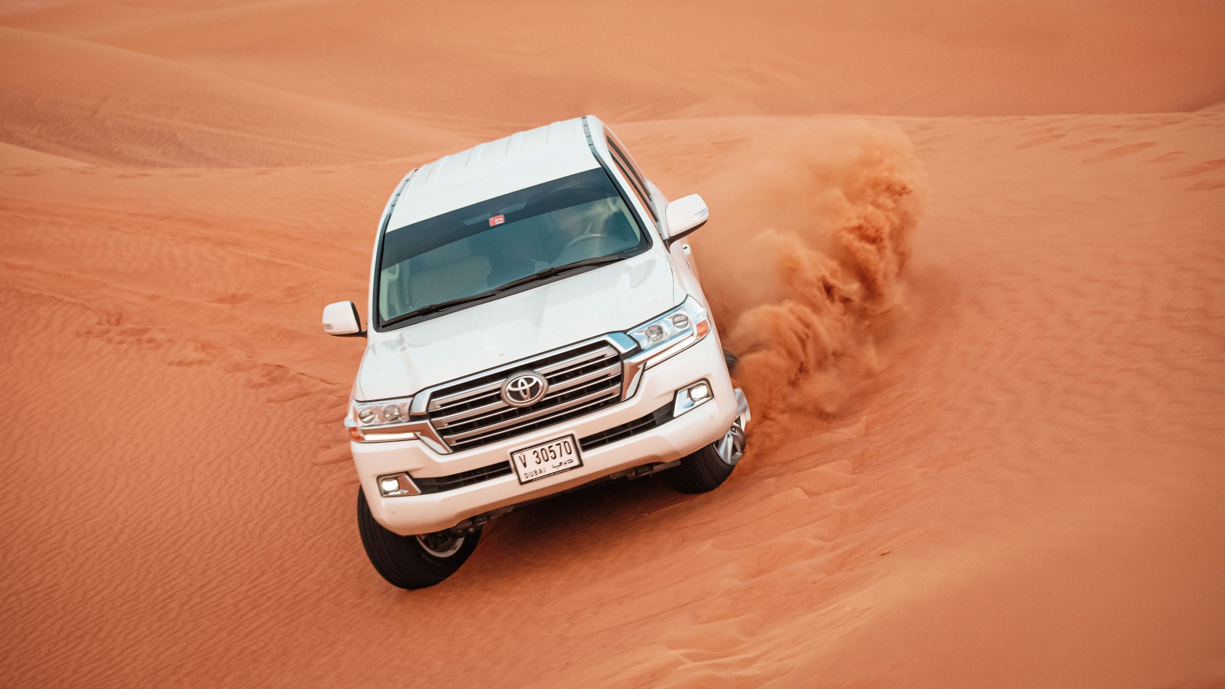 4x4 dune bashing in the Dubai desert